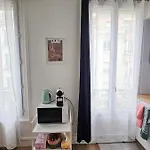 Cozy Little Parisian Nest, Perfect For 2 People Paris