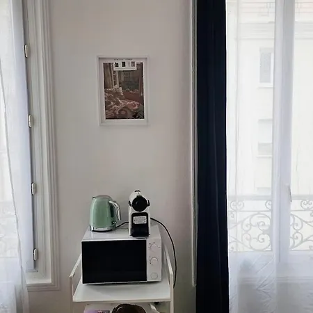 Cozy Little Parisian Nest, Perfect For 2 People *